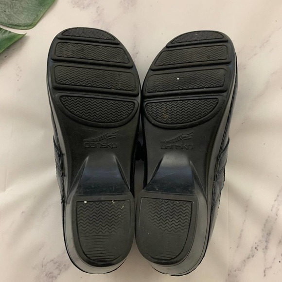Dansko Womens Clogs Size 37 Black Leather Comfort Button Trim Chunky - Picture 8 of 9